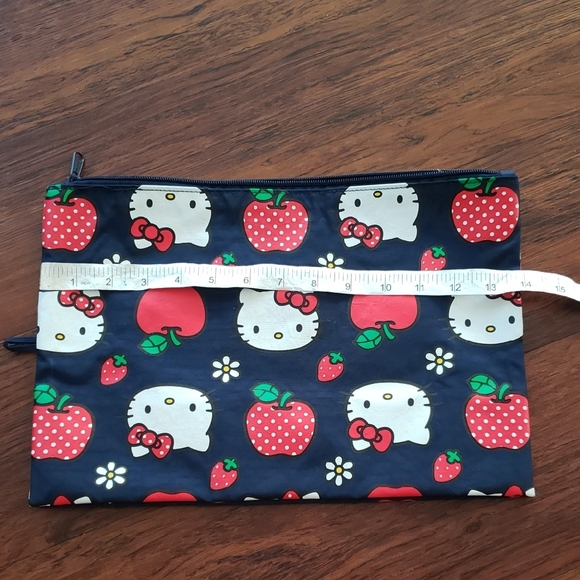 BAGGU Hello Kitty Dark Blue Accessory Bag - Picture 2 of 6